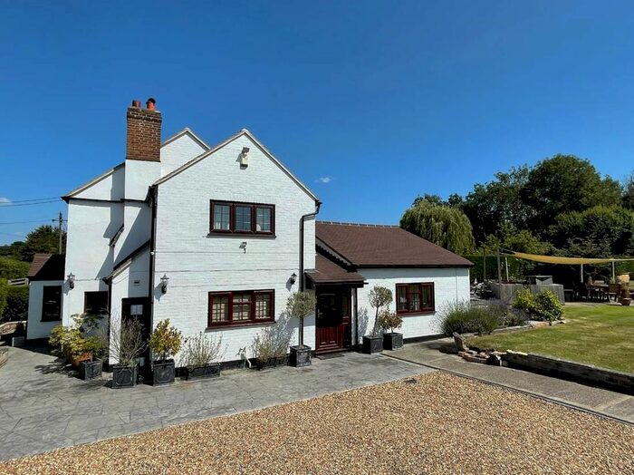 4 Bedroom Detached House For Sale In Payley Street, Paley Street Village, SL6