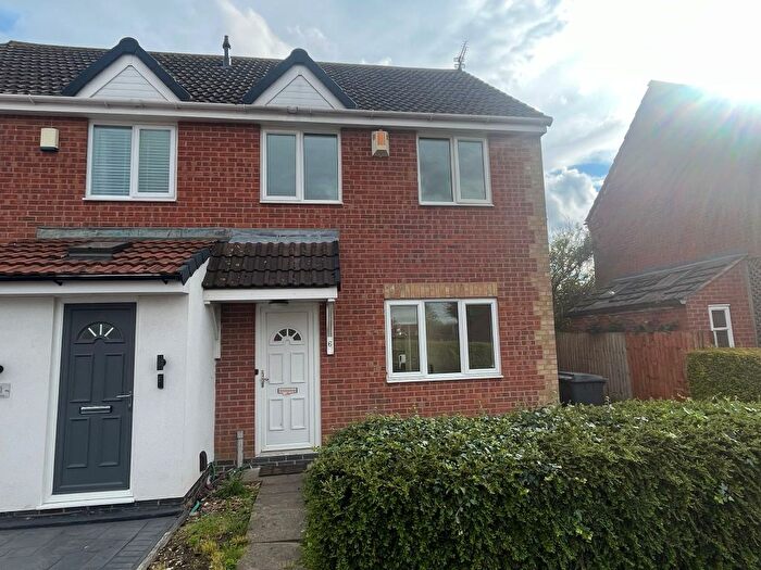 3 Bedroom End Of Terrace House To Rent In Trefoil Close, Leicester, LE5