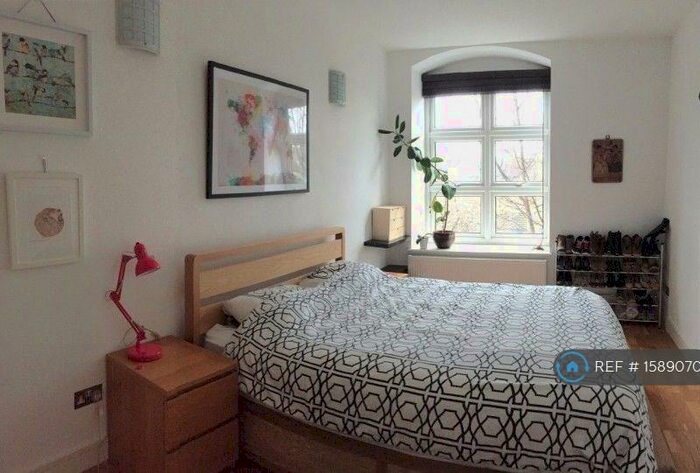 2 Bedroom Flat To Rent In Gazelle House, London, E15