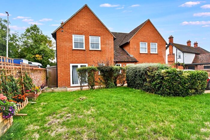 2 Bedroom Ground Maisonette For Sale In High Street, Kempston, Bedford, MK42