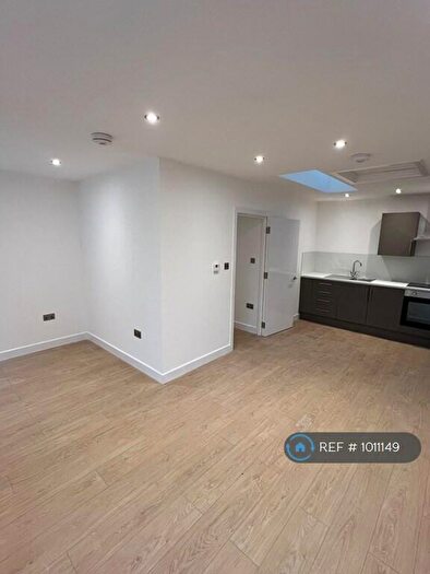 1 Bedroom Flat To Rent In Church Street, London, EN2