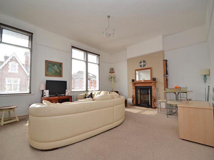 2 Bedroom Apartment To Rent In First Floor Flat St. Ursula Grove, Southsea, Hampshire, PO5