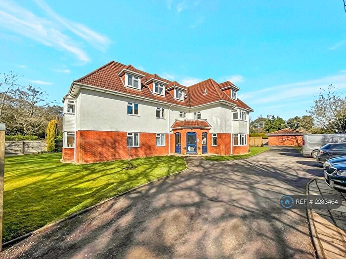 2 Bedroom Flat To Rent In Border Lodge, Walkford, Christchurch, BH23