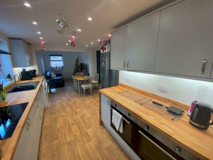 6 Bedroom Property To Rent In Duffield Road, Derby, DE1