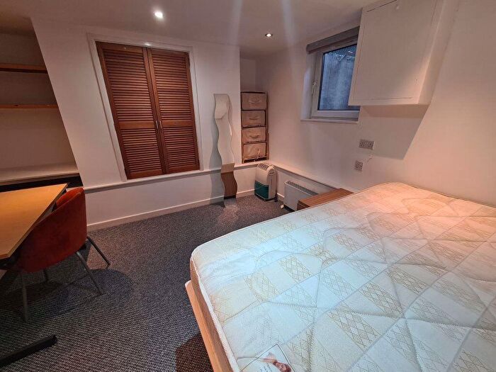 6 Bedroom House To Rent In Thornville Road, Leeds, LS6