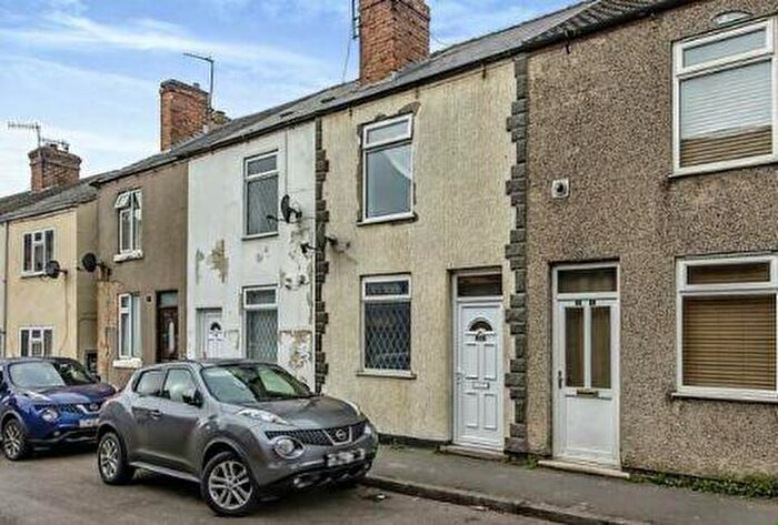 3 Bedroom Terraced House To Rent In North Street, NG16