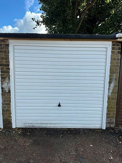 Garage / Parking To Rent In Garage Regency Court, Sittingbourne, Kent, ME10