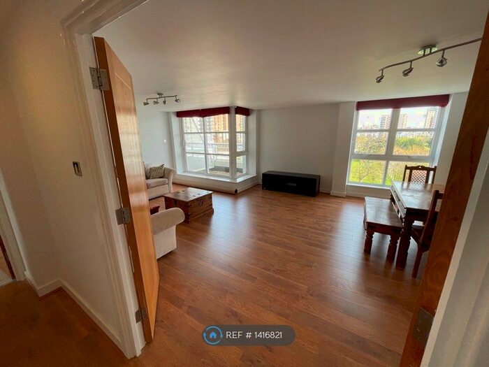 2 Bedroom Flat To Rent In Barrier Point Road, London, E16