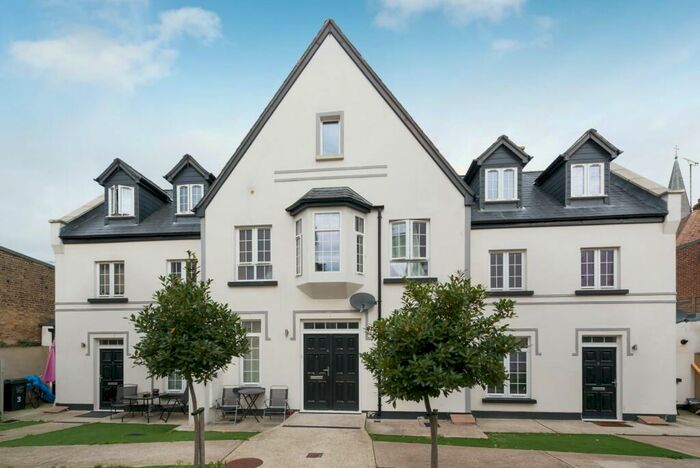 3 Bedroom Terraced House To Rent In Spire Close, Ramsgate, CT11