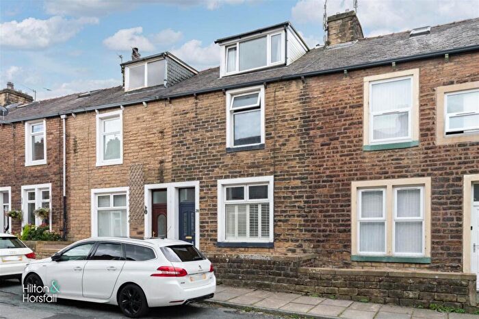 3 Bedroom Terraced House For Sale In Lower West Avenue, Barnoldswick, BB18