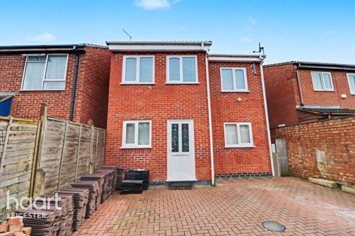 3 Bedroom Terraced House For Sale In Lothair Road, Leicester, LE2