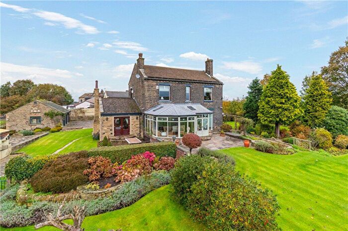 6 Bedroom Detached House For Sale In Roker Lane, Pudsey, West Yorkshire, LS28