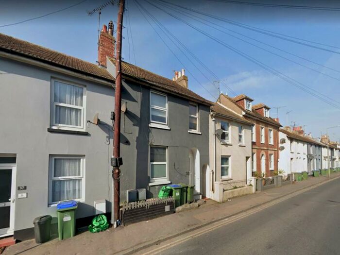 2 Bedroom Flat To Rent In South Road, Newhaven, BN9