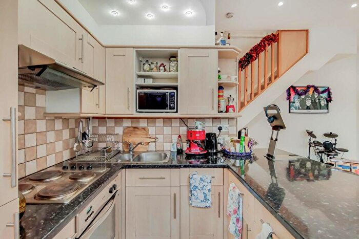 2 Bedroom Flat To Rent In Ashby Street, Islington, London, EC1V