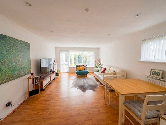 2 Bedroom Flat To Rent In Station Road, Barnet, EN5