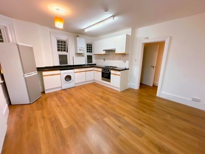 2 Bedroom Flat To Rent In Uxbridge Road, Hanwell W7