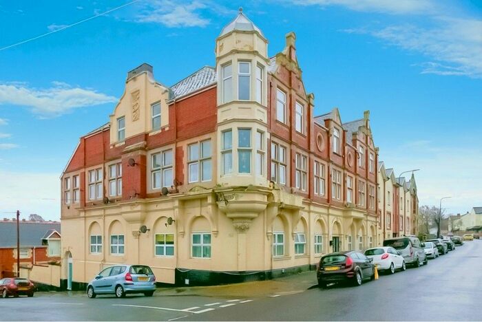 3 Bedroom Flat To Rent In Court Road, Barry, CF63