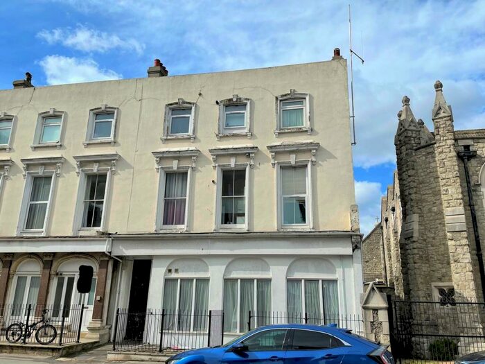 1 Bedroom Apartment To Rent In Pevensey Road, Eastbourne, BN21