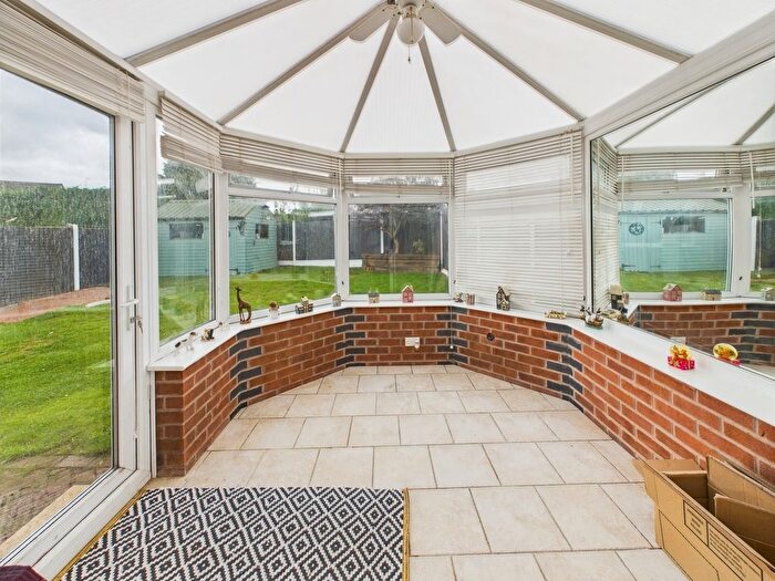 4 Bedroom Detached House For Sale In Glendon Close, Market Drayton, Shropshire, TF9