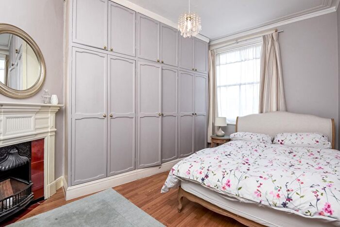 2 Bedroom Flat To Rent In Mowll Street, Oval, London, SW9