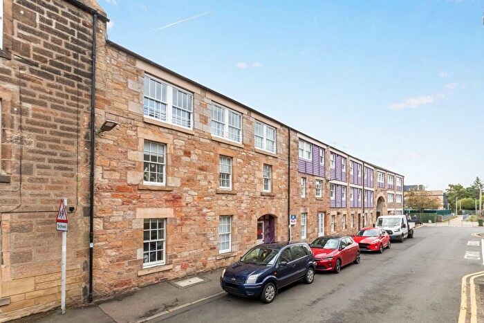 1 Bedroom Flat For Sale In I, Croft Street, Dalkeith, EH22