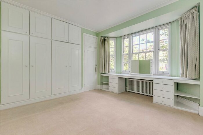 2 Bedroom Flat To Rent In St Mary Abbots Court, Warwick Gardens, W14
