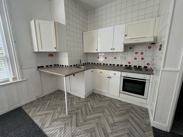 2 Bedroom Flat To Rent In Suffolk Road, Bournemouth, BH2