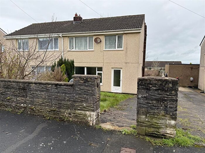 3 Bedroom Semi-Detached House For Sale In Trilwm, Trimsaran, Kidwelly, SA17