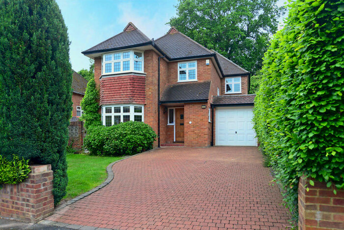 4 Bedroom Detached House To Rent In Spenser Avenue, Weybridge, KT13