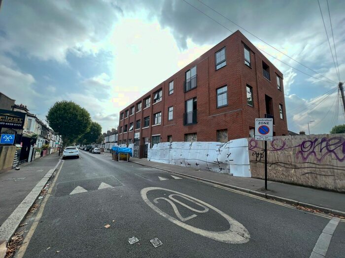 3 Bedroom Flat To Rent In Rakha House, Katherine Road, London, E6