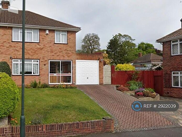 3 Bedroom Semi Detached House To Rent In Grangewood, Bexley, DA5