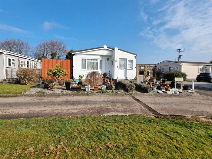 2 Bedroom Park Home For Sale In Congdons Shop, Launceston, PL15