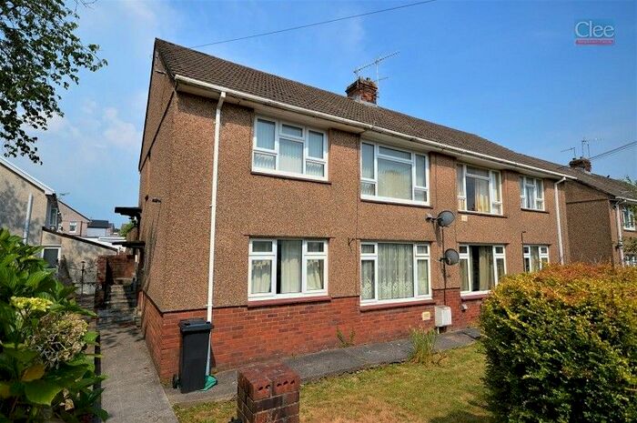 1 Bedroom Flat To Rent In Heol Y Ffin, Trebanos, Pontardawe, Swansea, City And County Of Swansea., SA8