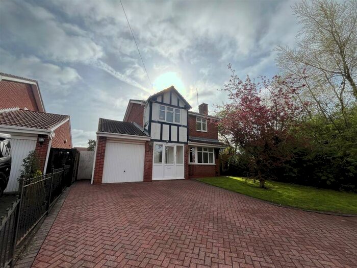 4 Bedroom Detached House To Rent In Hilliard Close, Bedworth, CV12