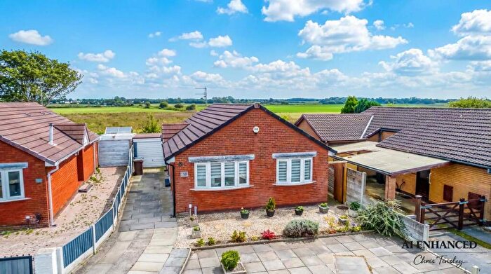 2 Bedroom Detached Bungalow For Sale In Markham Drive, Kew Meadows, Southport, PR8