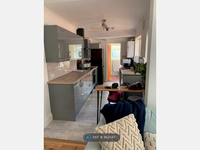 2 Bedroom Terraced House To Rent In Sutherland Road, Southsea, PO4