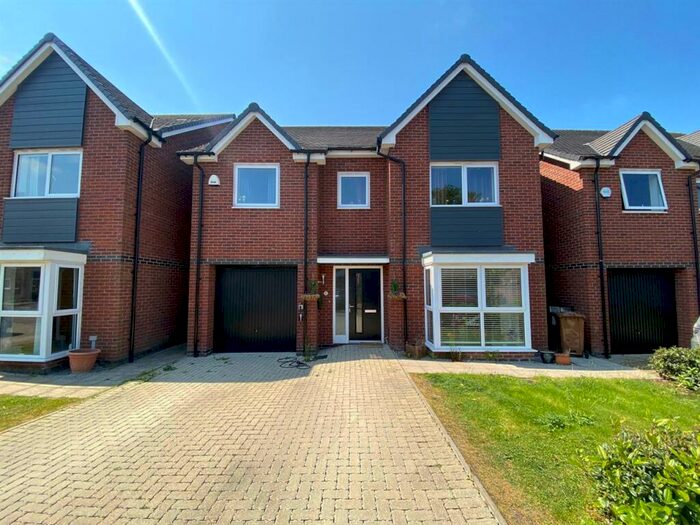 4 Bedroom Detached House To Rent In Poppy Place, Shirley, Solihull, B90