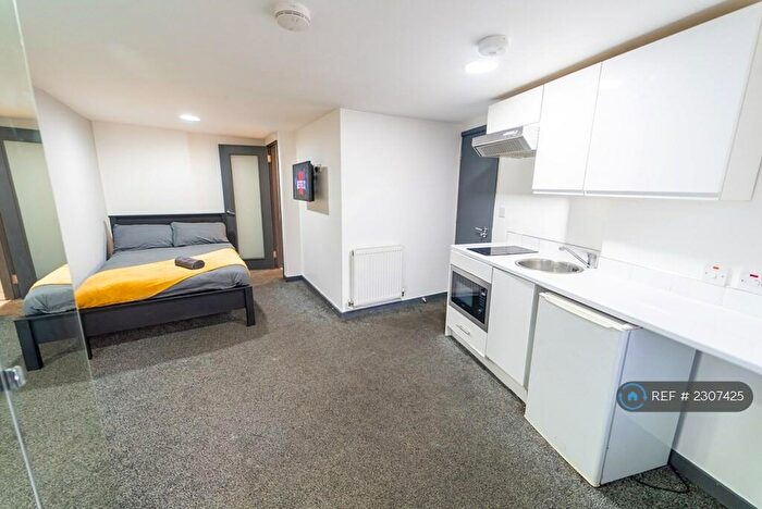 Studio To Rent In Vicarage Road, Kings Heath, Birmingham, B14