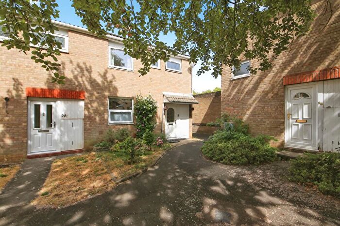 3 Bedroom End Of Terrace House For Sale In The Dell, Peterborough, PE2