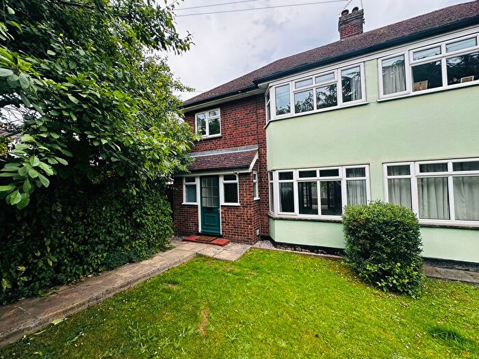3 Bedroom Semi-Detached House To Rent In Broomfield Road, Chelmsford, CM1