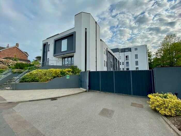 2 Bedroom Flat To Rent In Walton Square, Walton Street, Aylesbury, HP21