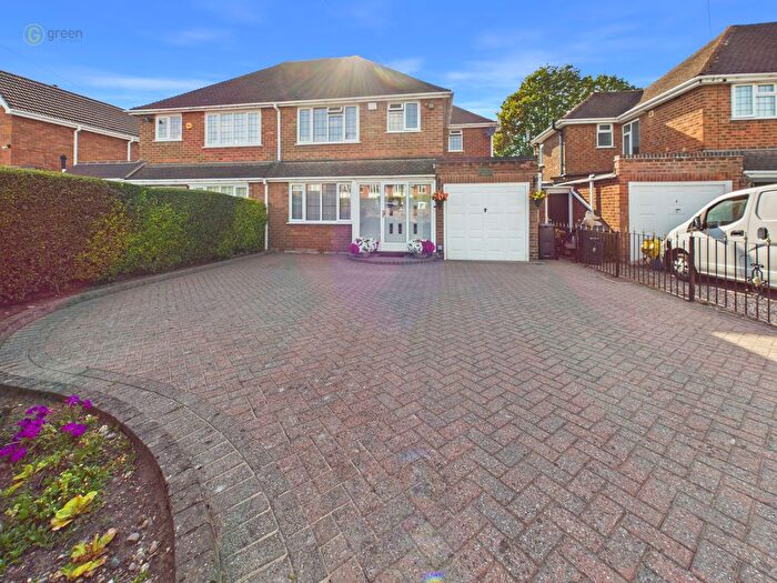3 Bedroom Semi-Detached House For Sale In Whitehouse Common Road, Sutton Coldfield, B75