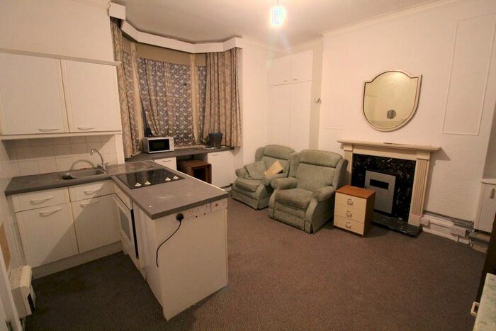1 Bedroom Flat To Rent In Devonshire Place, Kemptown, Brighton, BN2