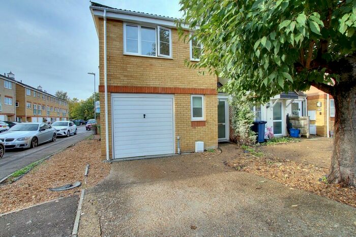3 Bedroom End Of Terrace House To Rent In Riverdown, March, PE15