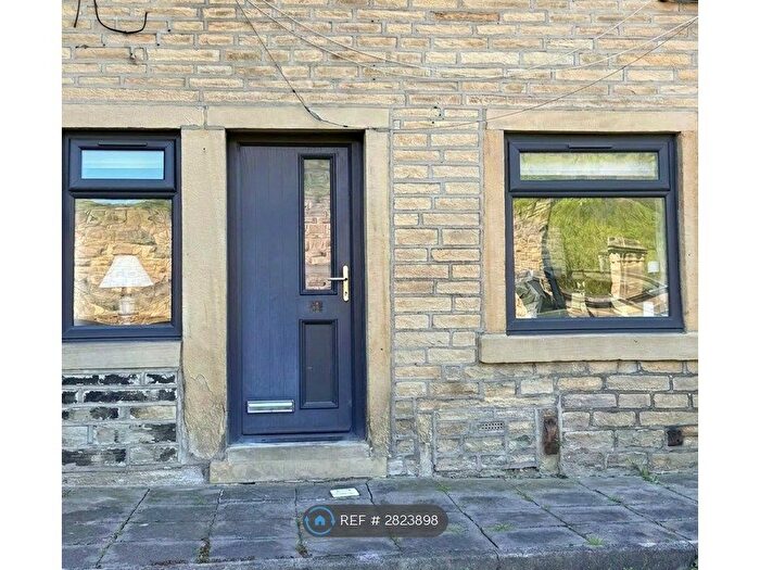1 Bedroom Flat To Rent In School St, Halifax, HX1