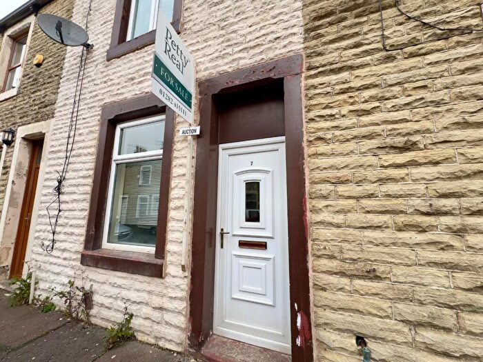 3 Bedroom Terraced House For Sale In Hunslet Street, Burnley, Lancashire, BB11