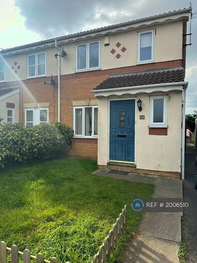 3 Bedroom Semi-Detached House To Rent In Lauderdale Avenue, Northampton, NN4