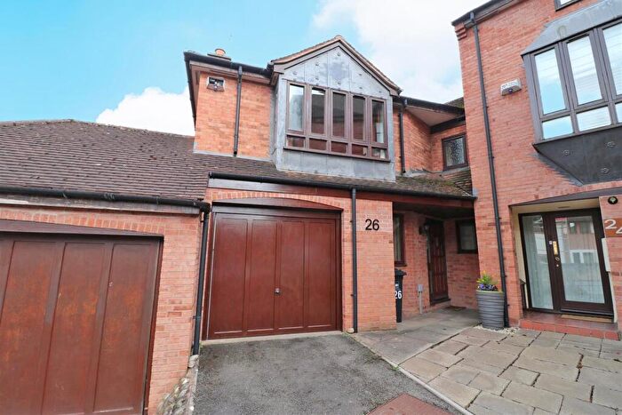 3 Bedroom House To Rent In Priory Road, Warwick, CV34