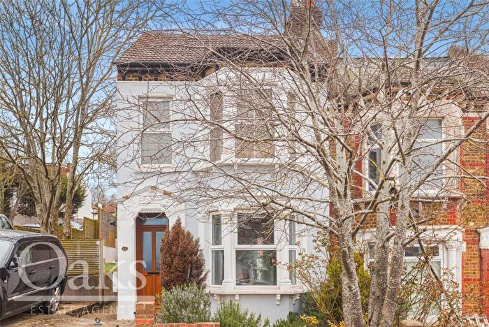 2 Bedroom Apartment For Sale In St Marys Road, South Norwood, SE25