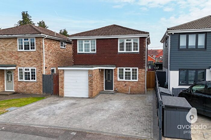 4 Bedroom Detached House For Sale In Pegasus Close, Thatcham, RG19